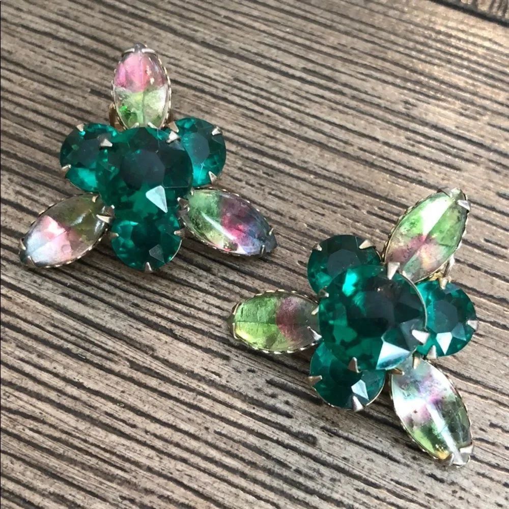 Emerald Green Transition Color Rhinestone Earrings - Picture 3 of 11